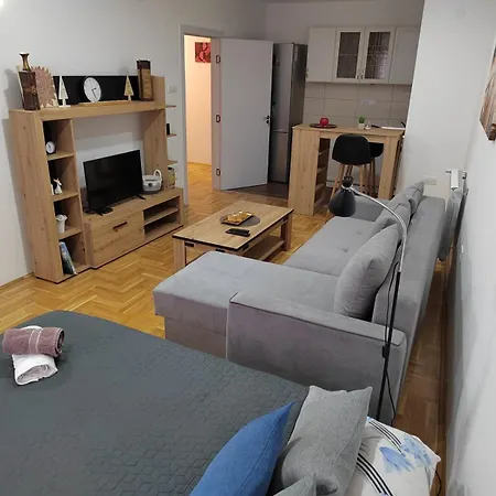 Majesty Bed & Breakfast 3*