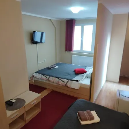 Majesty Bed & Breakfast 3*
